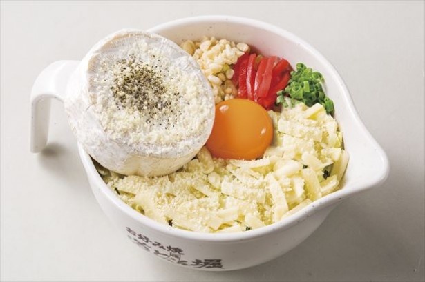 「丸ごとカマンベールチーズ玉お好み焼き」