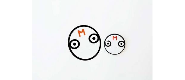 ノベルティの「エム〜チョ」バッジ