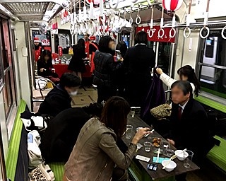 京阪・中之島駅のホームと車両が酒場に変身！驚きの現場に潜入！