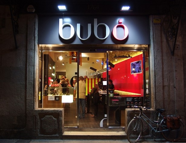 【写真を見る】“Best Chocolate Cake(世界一のチョコレートケーキ)”を生み出す「bubo BARCELONA」(※写真はボルン店)