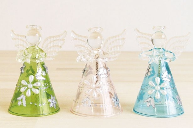 ジョイラッククラブの「天使ベル」(1個756円)が、10周年を記念して2個セットで1000円に。好きな2色を選べる