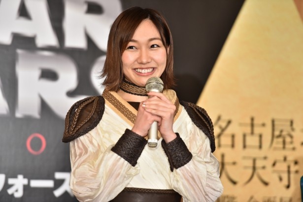 応援ゲストとして駆けつけた須田亜香里は、「スター・ウォーズ/フォースの覚醒」の「レイ」にインスパイアされた衣装で登場