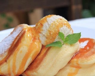 表参道や大阪でも人気の「幸せのパンケーキ」が神戸にNEWオープン！