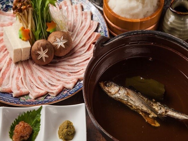「霧島黒豚のあご出汁しゃぶ鍋」(税別1人前1800円)