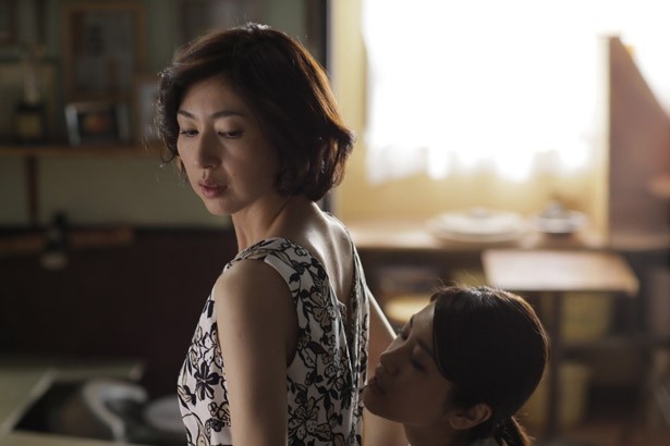 女性たちの艶めかしさが目を引く『ホワイトリリー』