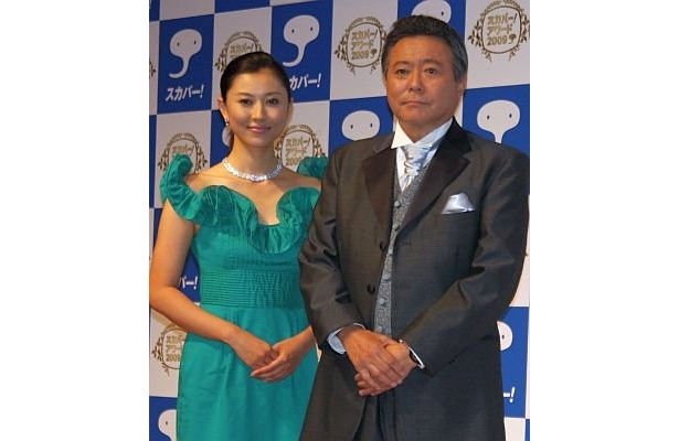 司会を務める小倉さん(右)と菊川さん