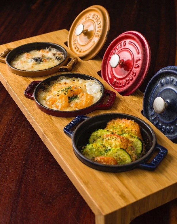 【写真を見る】「魚介3種のココット」(税別1600円)