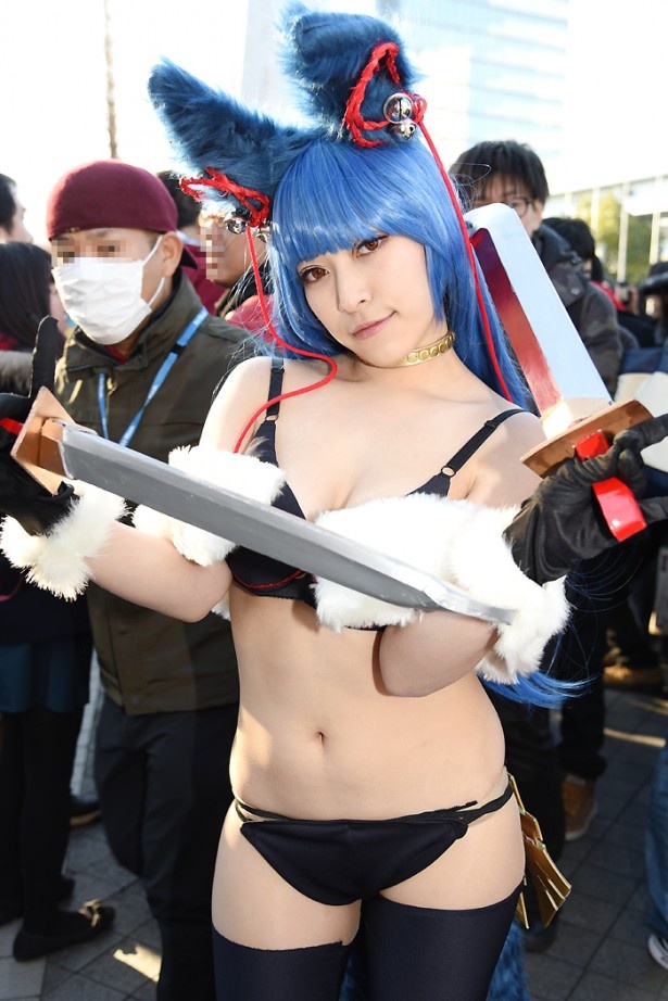 【写真を見る】「グランブルーファンタジー」のユエルに扮する桐子さんなど、コスプレ美女が勢ぞろい！