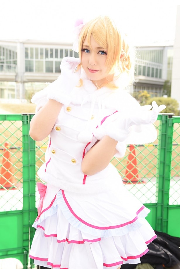 「ラブライブ！」の絢瀬絵里に扮する千暁さん