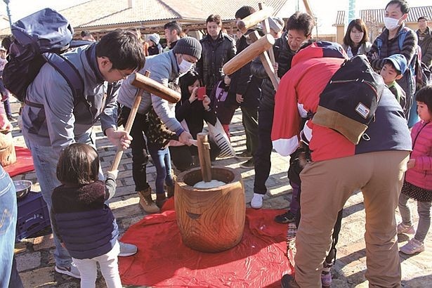 長井海の手公園 ソレイユの丘の「お餅つき＆長井の団子カレー汁おふるまい」
