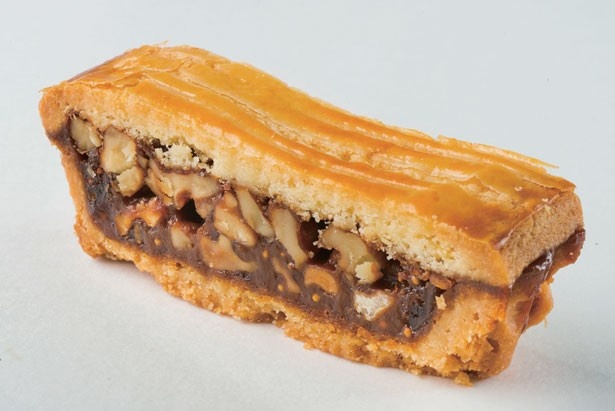 かわいいビジュアルは女子ウケ間違いなし！BAKE ROOMが販売するスイスの焼き菓子、「エンガディナー」(300円)
