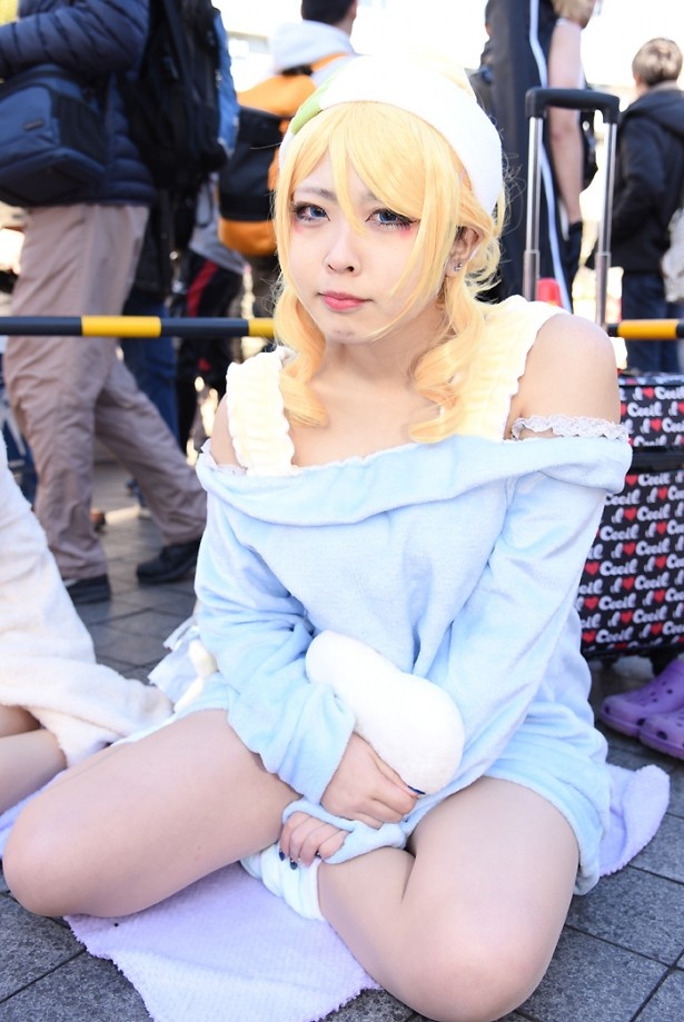 「ラブライブ！」の絢瀬絵里に扮するレイさん