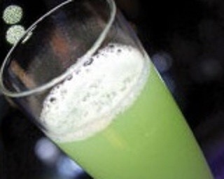 大阪で一番夜景のきれいなホテルで新春カクテルを楽しむ！