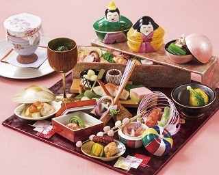 地上100mで日本料理とフレンチを楽しむひなまつり！