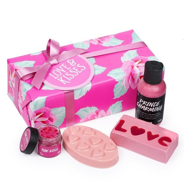 「ラブ アンド キス/LOVE AND KISSES」(4740円)