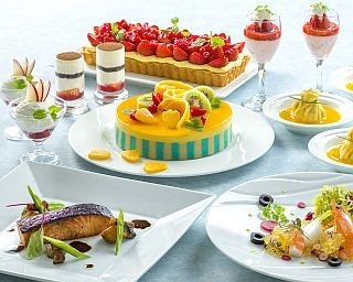 ディズニーホテル「エンパイア・グリル」の華やかグルメ！