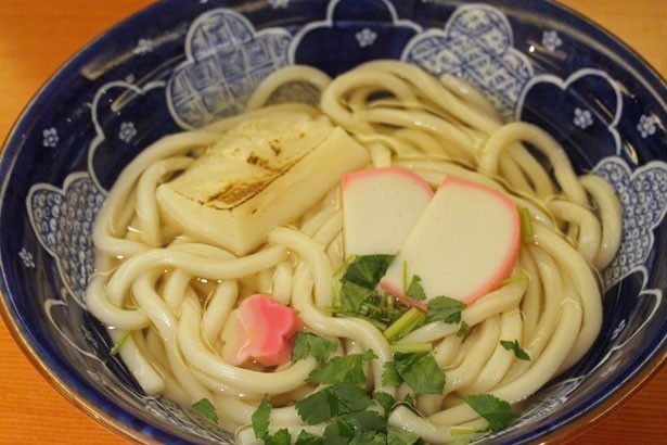 華祭の「〆の横綱力うどん」(800円)。ライバル谷風の記録を止めた第5代横綱、小野川喜三郎を〆の力うどんで表現 ※1日10食限定、11～14時半提供