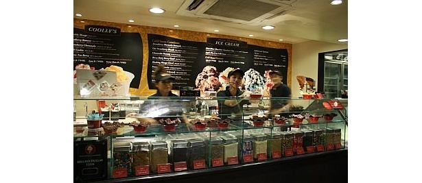 いつも元気なコールド・ストーン・クリーマリーのスタッフたち