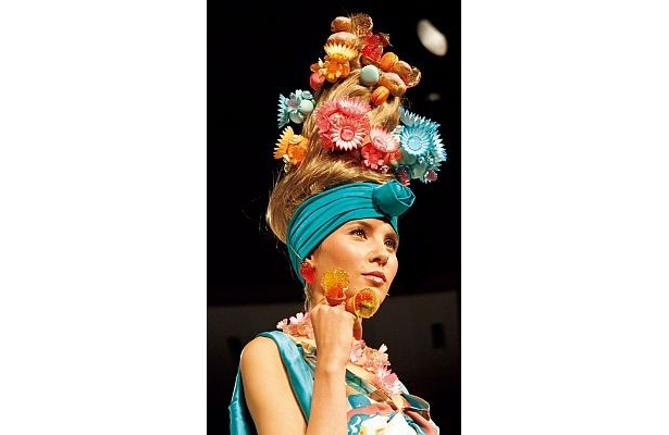 パティシエの巨匠が集結！“スイーツを着る”甘美なイベント