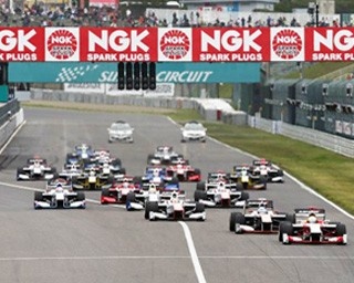 2輪・4輪の国内最高峰カテゴリーのレース！「2017 NGKスパークプラグ 鈴鹿2＆4レース」が開催