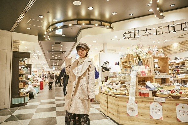 人気インスタグラマーの綾瀬羽乃さんがグランスタのおすすめ“冬コスメ”をナビゲート！