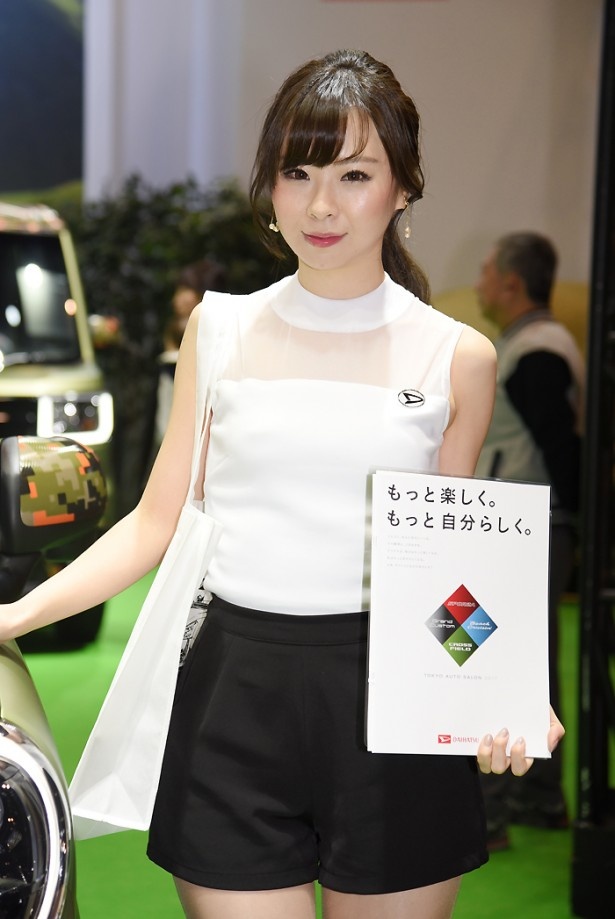 ダイハツ工業ブースのコンパニオン