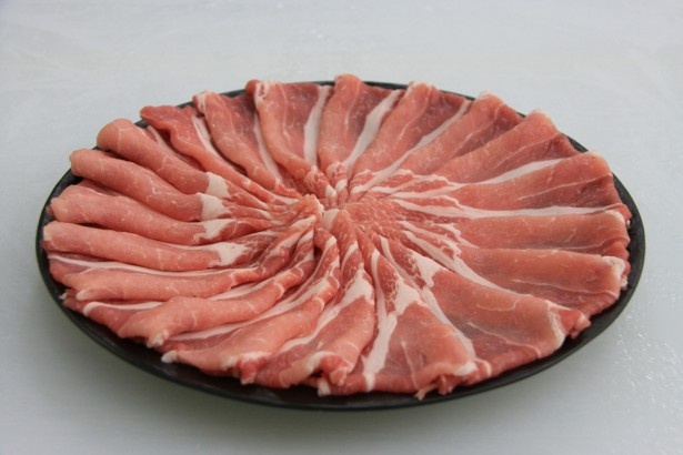 旨味たっぷりの飛騨旨豚も試食できる
