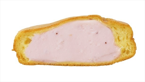中はたっぷりととちおとめを使った甘酸っぱいいちごミルククリームが詰まっている
