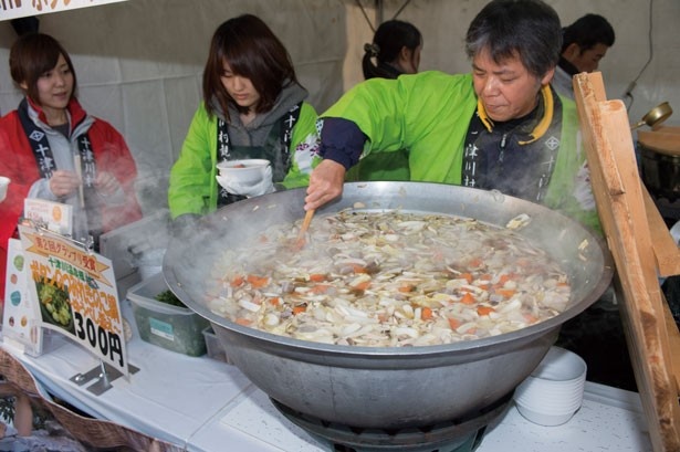 1月27日(金)～29日(日)の「あったかもんグランプリ」では、どのメニューも1食400円で食べられるので、ご当地の味を食べ比べてみて！