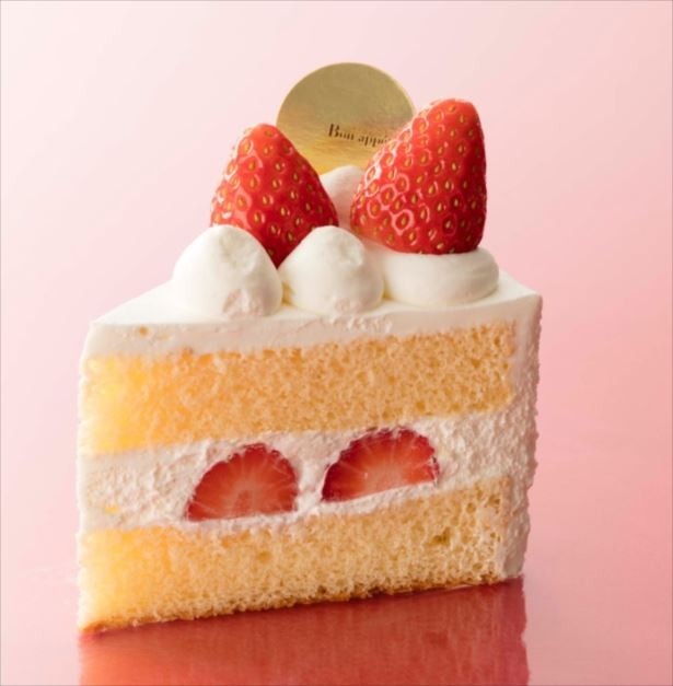【写真を見る】「やよいひめ苺使用　プレミアムショートケーキ」(399円)