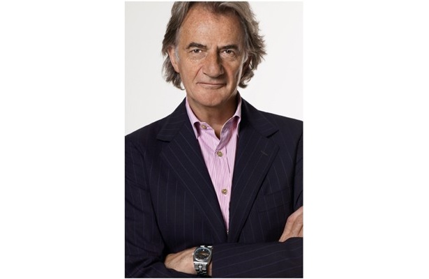 Paul Smith（ポール・スミス）氏は、1946年、イギリス・ノッティンガム生まれ。1976年に初のコレクションを発表以来、イギリスを代表する世界的なデザイナーだ