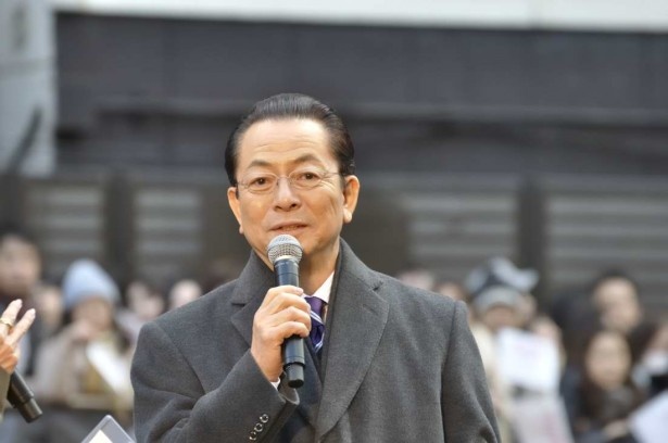 杉下右京のいでたちで登場した水谷豊。大阪での「相棒」の撮影をMCから求められ「ぜひ、冠城君に道頓堀に飛び込んでもらって」と笑いを誘った