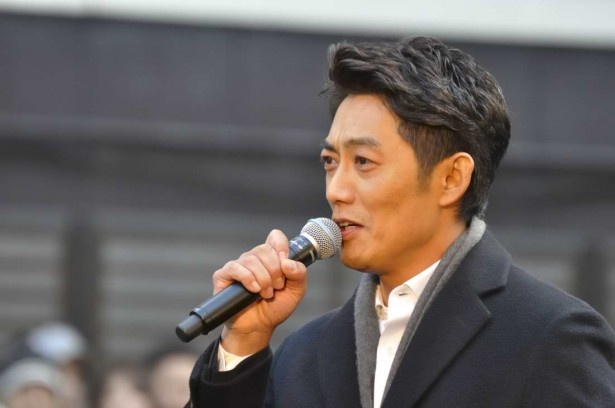 冠城亘役の反町隆史。「ぜひ、劇場に相棒IVを見に来て」と、観衆に訴えかけた