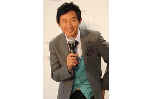 秋っぽいファッションで登場！