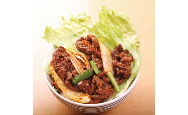 プルコギ丼（韓国）500。人気のプルコギ（焼肉）が主役。温玉のっけバージョンもあり！