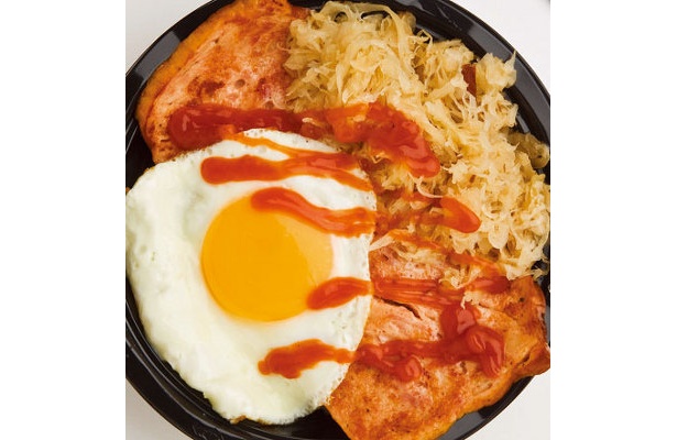ドイツ丼（ドイツ）500。ソーセージ、ザワークラフトの2つは外せません
