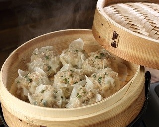 “1％の縁起物”を味わい尽くせ！開運にぴったりな「地頭鶏シュウマイ」