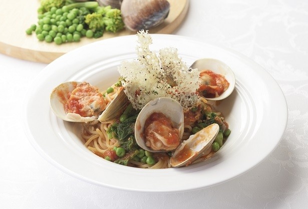 「春薫る 大粒はまぐりと旬野菜のトマトパスタ」(1350円)
