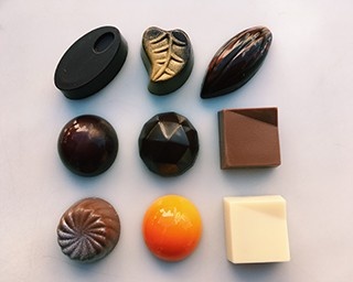 バレンタインに幸せあふれる！ボンボンショコラや甘いパン