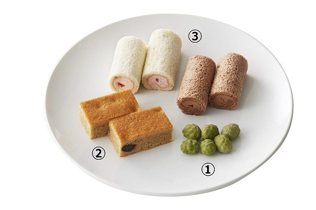 1.抹茶チョコをコーティングした炒り黒豆、2.道産小豆と黒豆のパウンドケーキ、3.ミルクチョコガナッシュ入りとイチゴマスカルポーネチーズのクリーム入りの恵方ロール