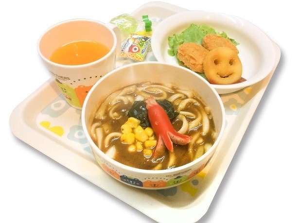 【写真を見る】「お子様カレーうどんセット」(税別500円)