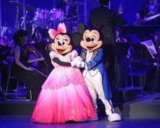 TDS「バレンタイン・ナイト」開幕！大人気コンサートの名場面を一挙紹介