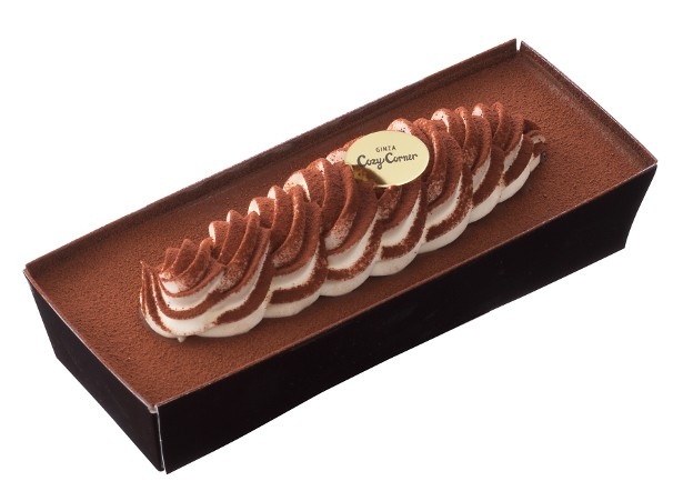 クラシックショコラにチョコガナッシュを重ねて、生クリームで仕上げた「ショコラノワール」(928円)