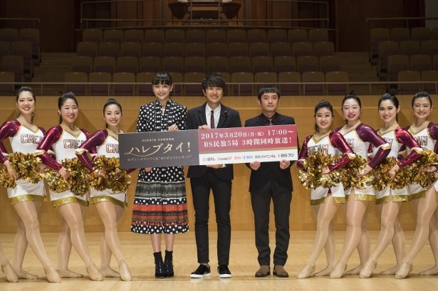 【写真を見る】番組では今年新成人となった若者とゆずが音楽でコラボレーションする模様などを放送
