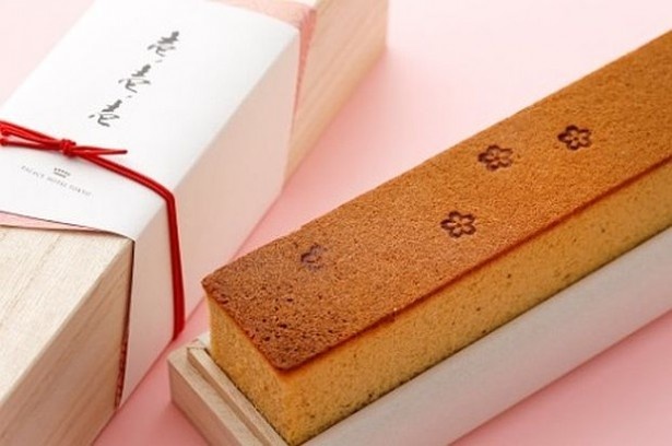 昨年好評を博したという“日本酒ケーキ”の春バージョン「壱ノ壱ノ壱 桜」(3600円)も登場