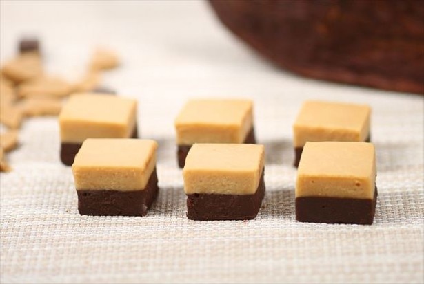 「マジドゥショコラ」の第4のチョコレート“ブロンドチョコ”を使用した「No.4」