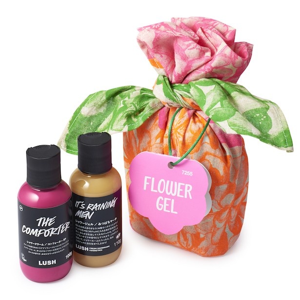 「フラワージェル/FLOWER GEL」(2430円) 2種類のボディソープをオーガニックコットンの風呂敷で包んだギフト 