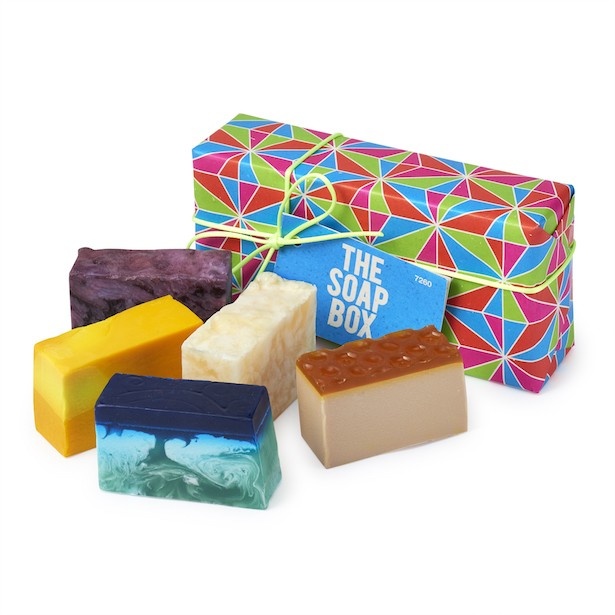 「ソープボックス/THE SOAP BOX」(3170円) 伝統的な麻の葉をイメージしたデザインは、「悪いものを祓う」「幸運を招く」という意味もある
