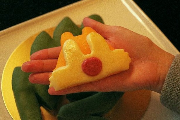 【写真を見る】手の平サイズの「オレンジクリームブレッド」