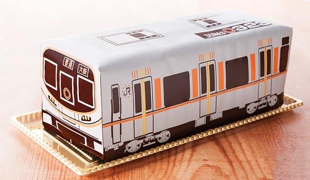 チョコレートでできている車両は、鉄道ファン感涙の再現度！